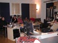 Beim Probehören im Studio